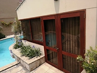 Renovación y pintado de madera de mampara